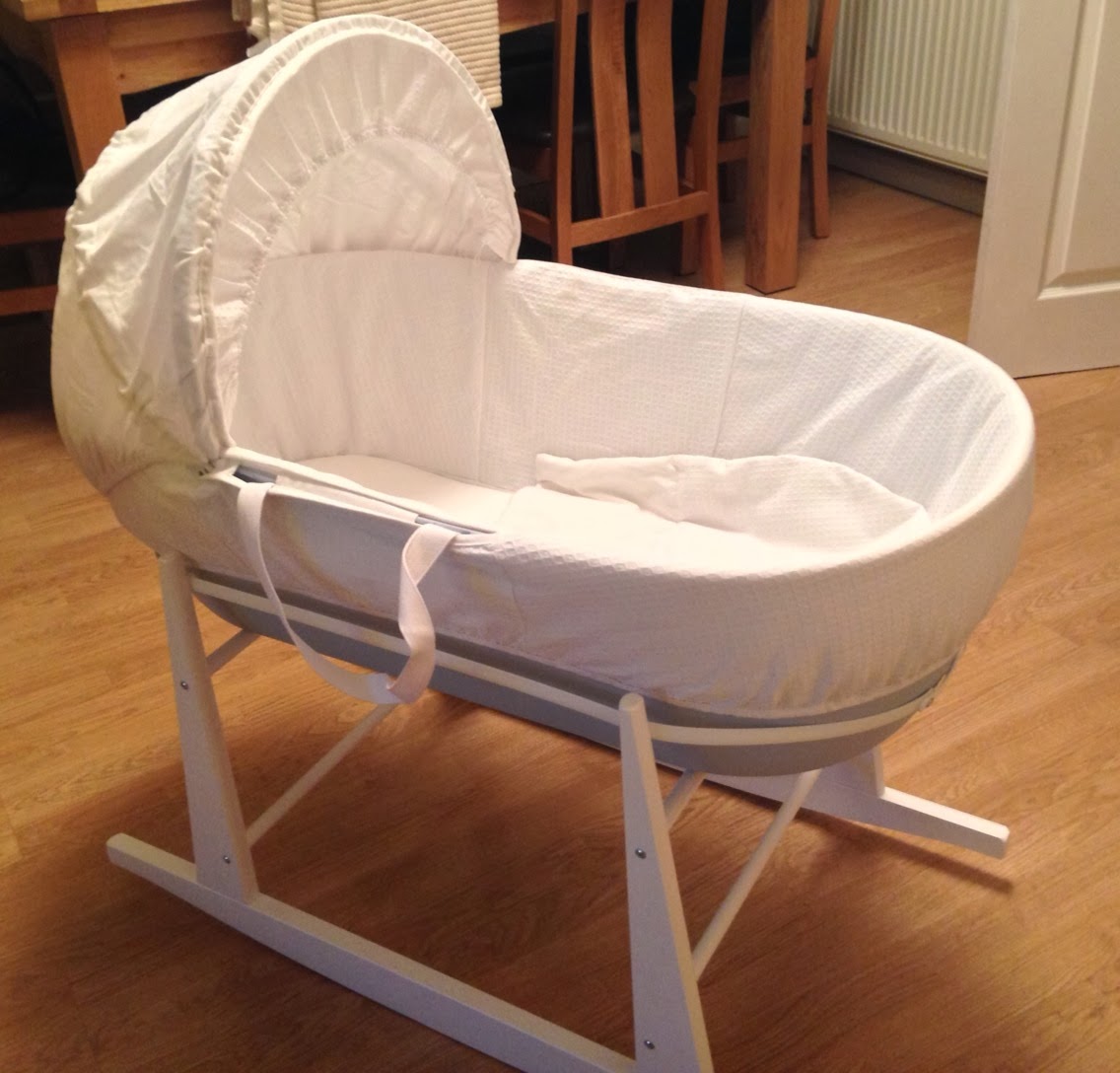 I Am Mumalicious The Shnuggle Moses Basket