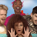 Banda Uó e Karol Conká trabalhados no seapunk e vaporwave no propositalmente pedante clipe de “Dá1LIKE”