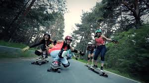 Longboard Girls Crew Longboard Girls Crew no curta-metragem Carving the mountains