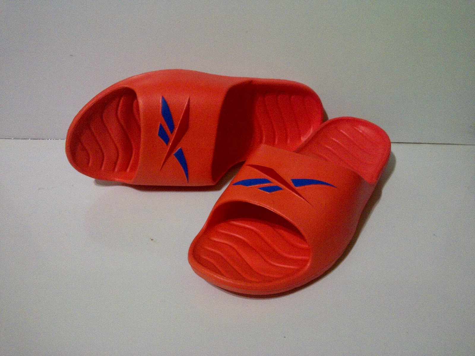 sandal reebok sepatu nike adidas vans converse sandal reebok sepatu nike adidas vans converse