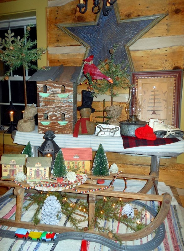 Quilted Nest Primitive Christmas Decor...