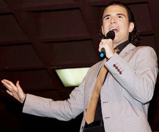 Jas Devael Foto de Jas Devael en una de sus presentaciones