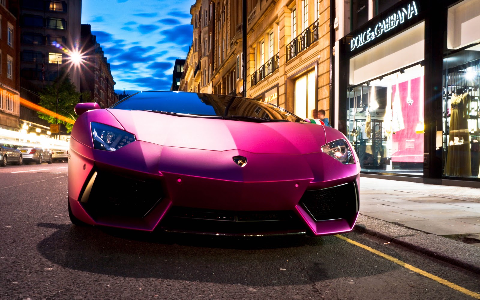 http://4.bp.blogspot.com/-aoFCkQXUXmg/UM8EEUUbXbI/AAAAAAAAODg/0VmNGNYkZ5o/s1600/lamborghini_aventador_lp760_4_oakley_design-wide.jpg