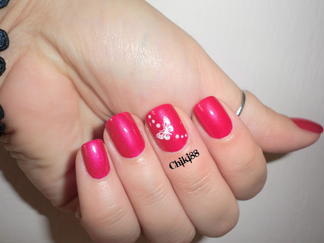 Nail art - Farfallina - foto con flash