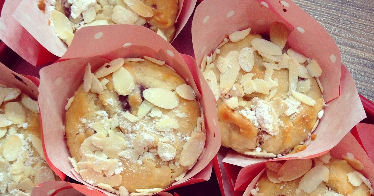 Mädchenkram Gebacken MarzipanKirsch Muffins {vegan}