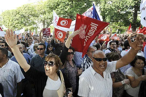 Protesto na Tunísia contra interferência da religião no governo