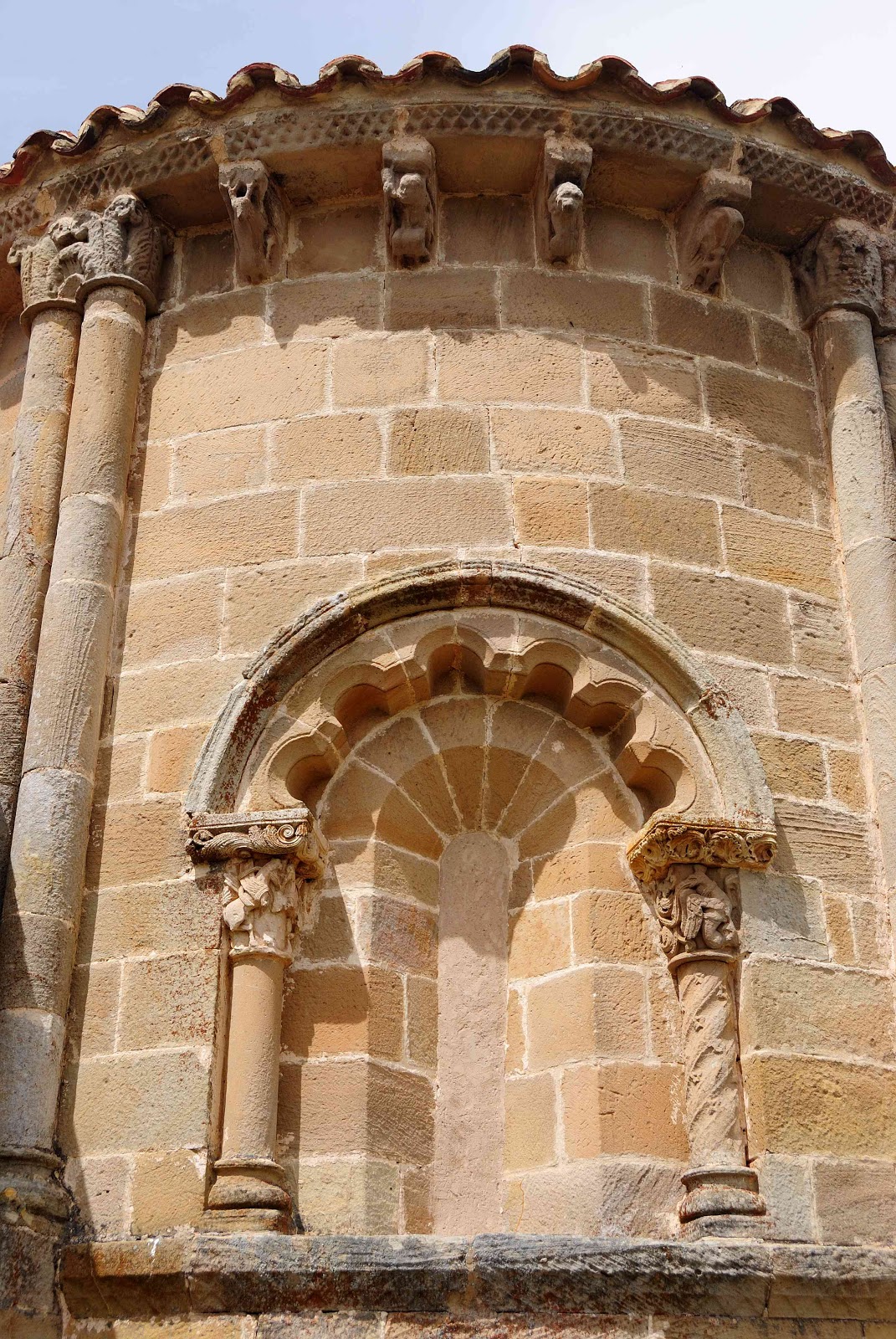 Tras los pasos del Románico Las Henestrosas de las Quintanillas