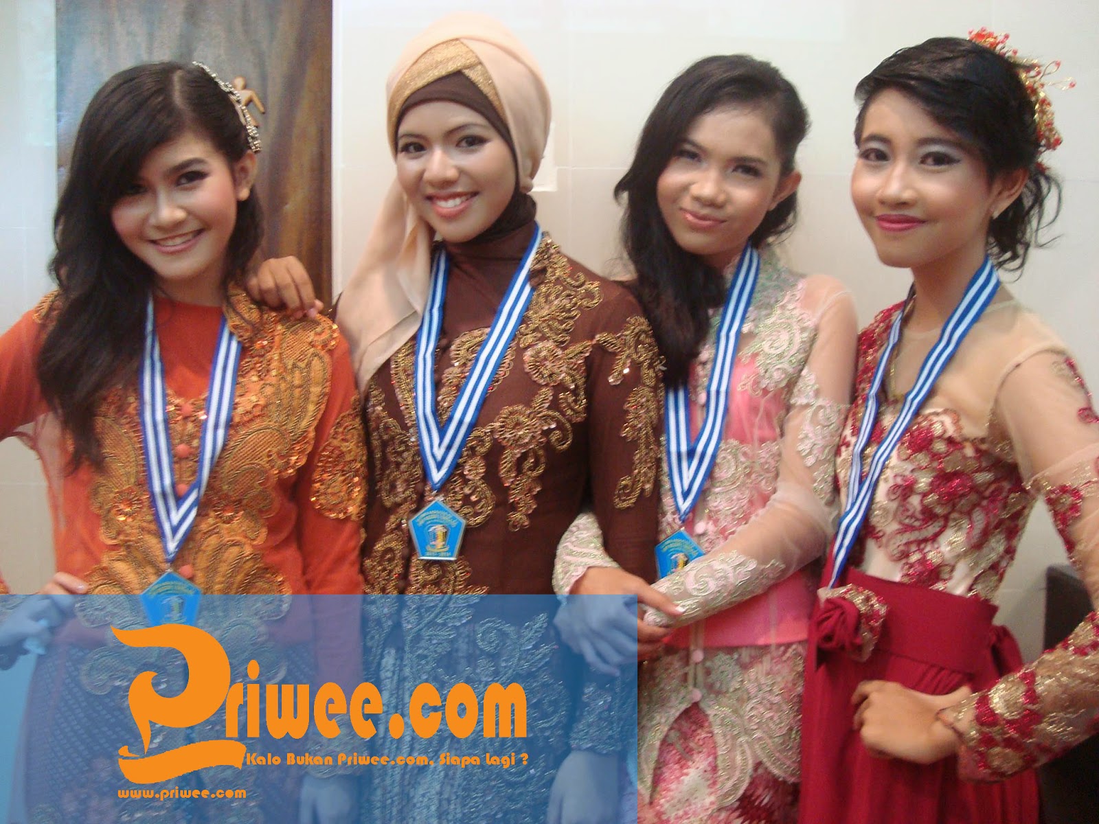 Sahabat Dimasa SMA Akan Menjadi Sahabat Sejati Sahabat Dimasa SMA Akan Menjadi Sahabat Sejati