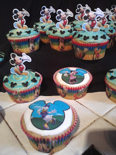 Big Bettie cakes: Mickey Mouse Cupcakes