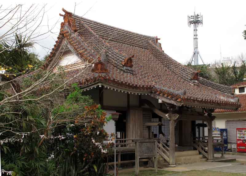 Ryukyu Life Then and Now (Photos) Kin Kannon Temple Okinawa, Japan