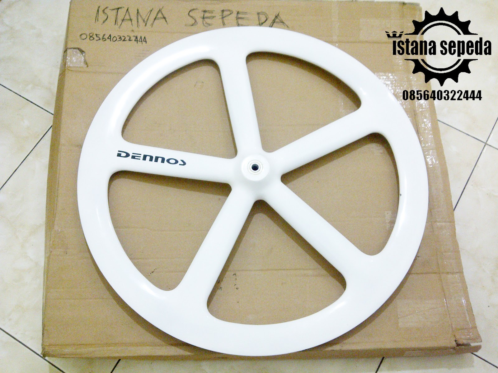 http://4.bp.blogspot.com/-au_plSV7Pn0/T7VVpvEqiBI/AAAAAAAAAk8/JbBL0bvcp8o/s1600/Dennos+5+Spoke+White.jpg