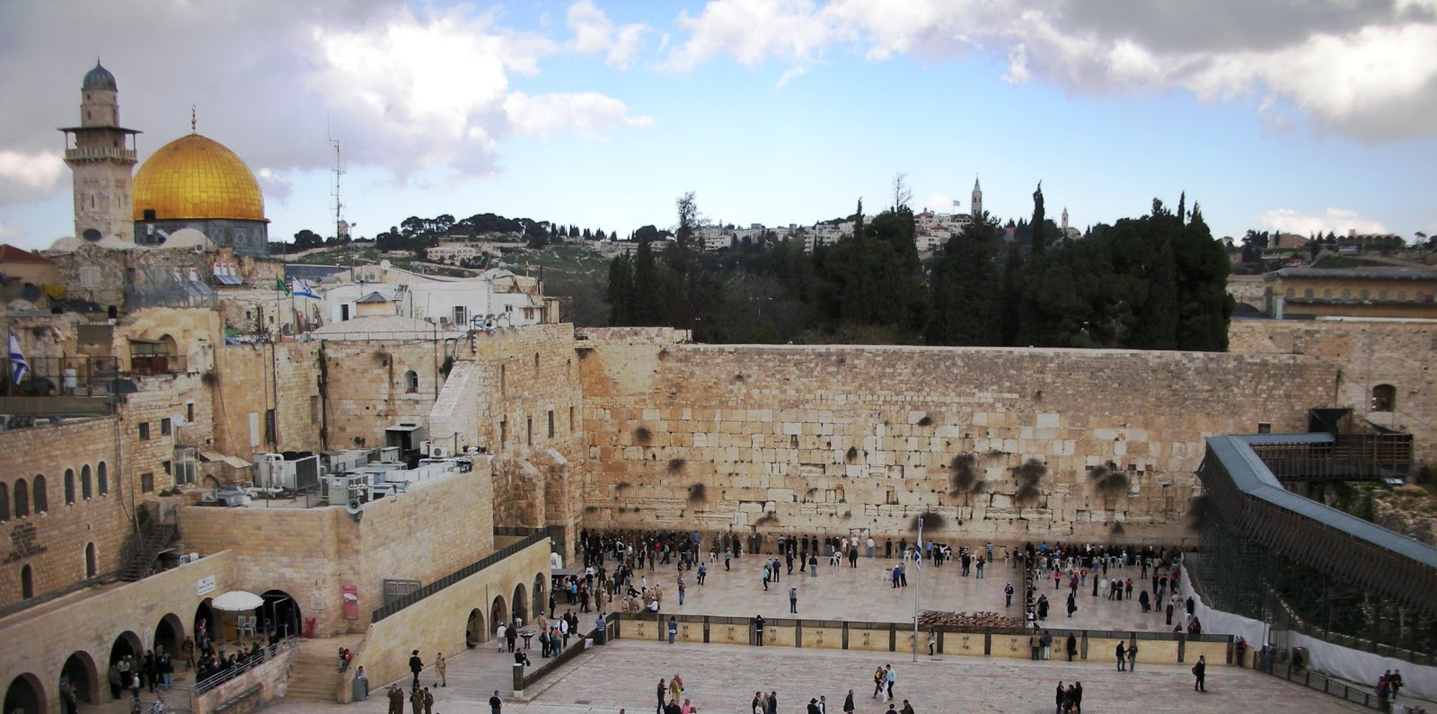 Suitcase and World The Kotel (Western Wall).