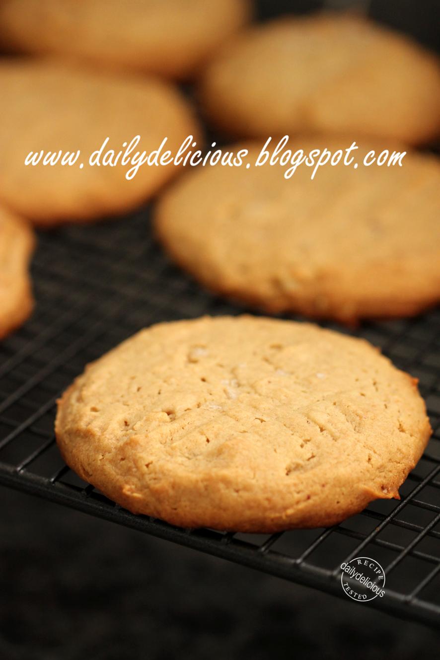 dailydelicious Honey Peanut butter cookies Honey, Honey you're so sweet!