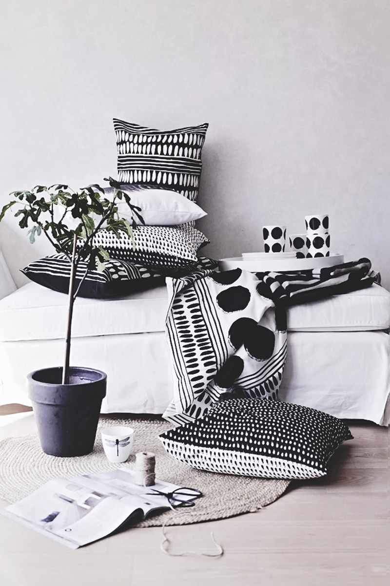 living room Black and white decor, White decor, Home decor
