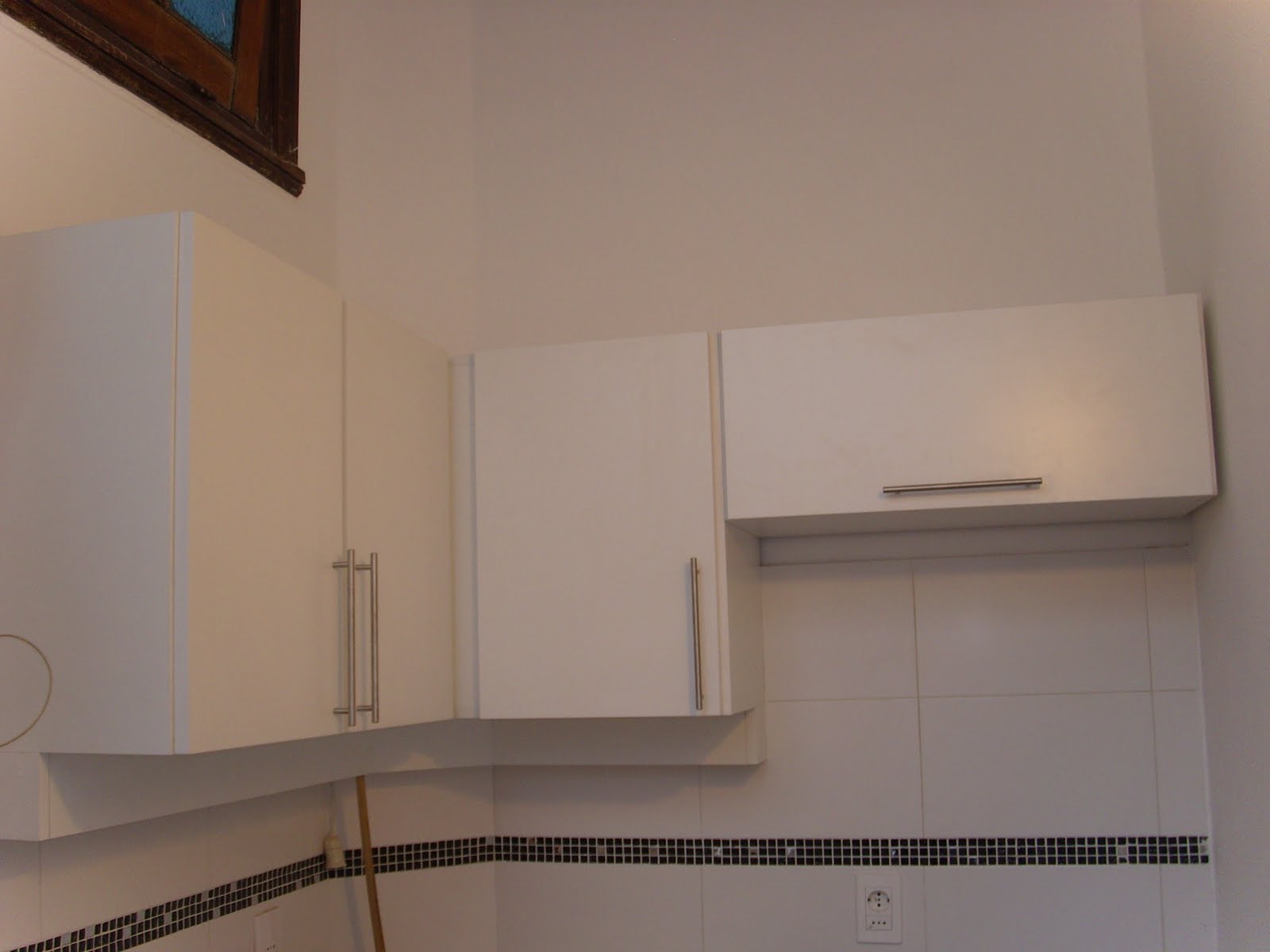 de la pared) para tubo de luz Y mueble aéreo con puerta de apertura de la pared) para tubo de luz Y mueble aéreo con puerta de apertura