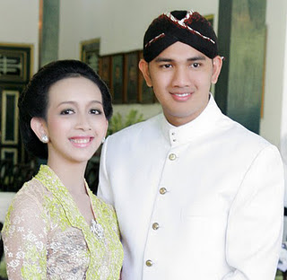 Memutar Kembali Tradisi Pernikahan Raja