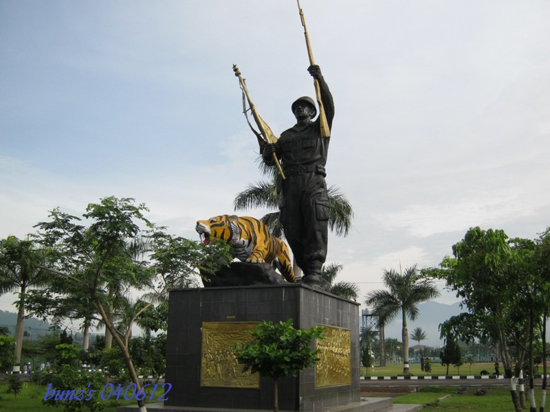 bunz's SILIWANGI TIGER AND SOLDIER STATUE; THE ICON OF WEST JAVA