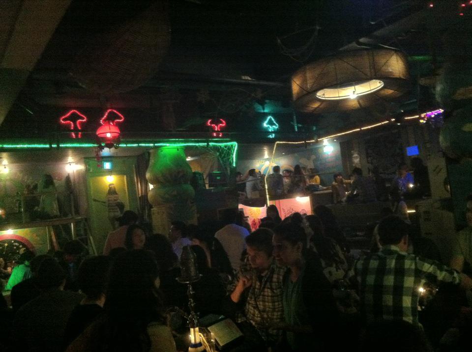 Gypsy Seoul A hookah lounge, two shots and a dance floor.