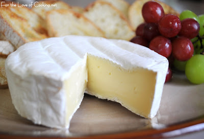 Brie with Crostini and Grapes