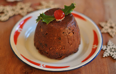 chocolate tiffin christmas puddings: easy edible christmas gifts