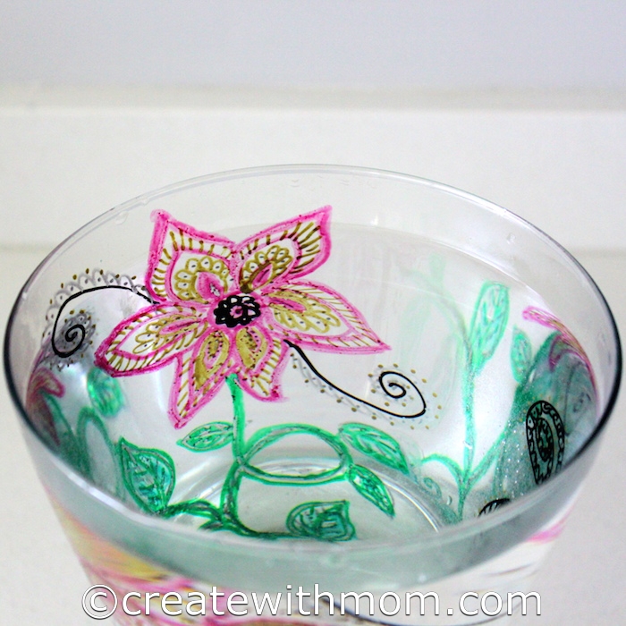 Create With Mom Decorative Vase Using DecoArt Glass Paint Marker