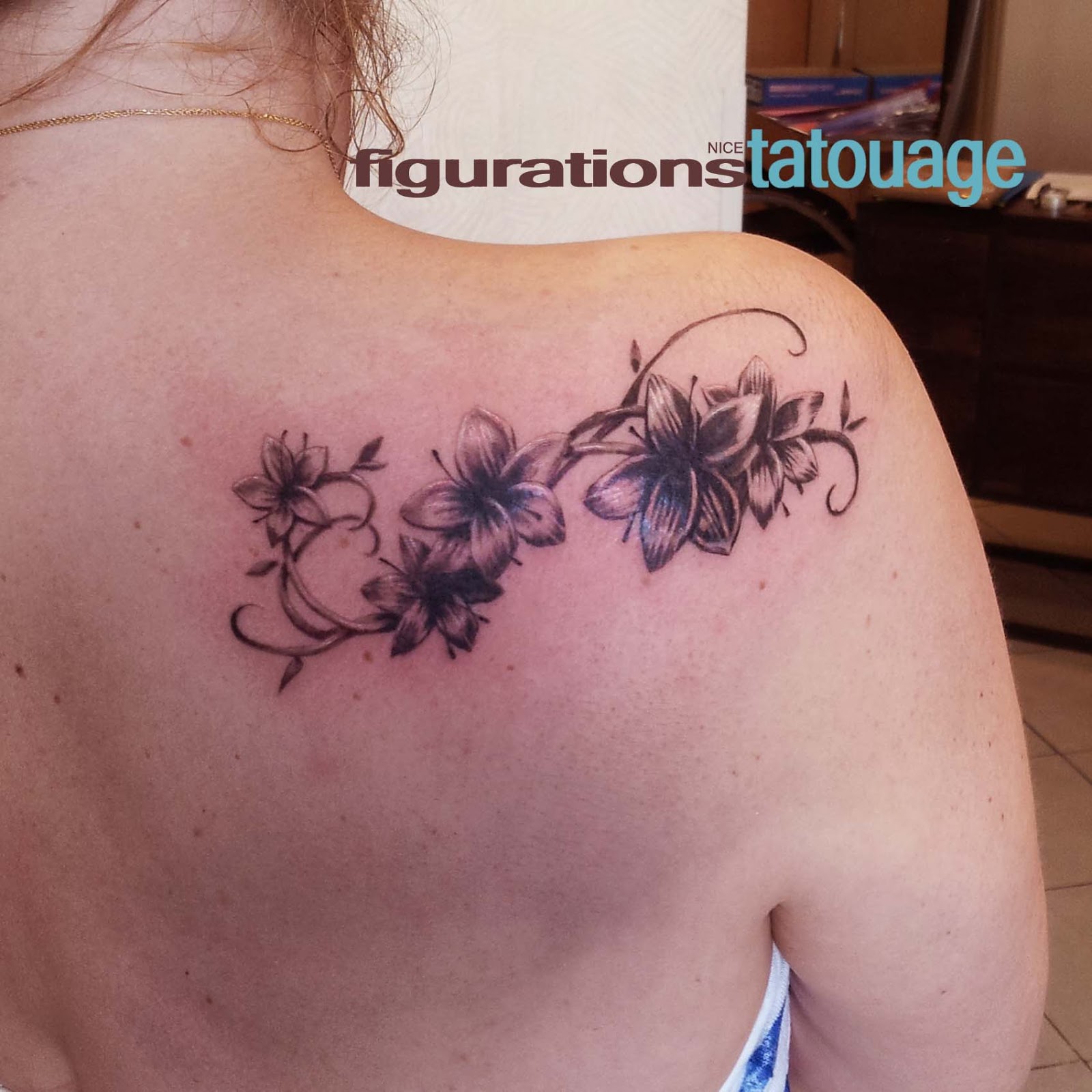 Tatouage rose fleur les 80 plus beaux du web Tatouage 3D - rose tatouage noir et blanc