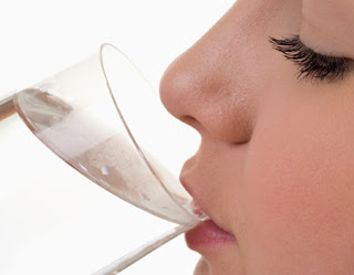 air putih, minum air putih, minuman sehat, manfaat air putih