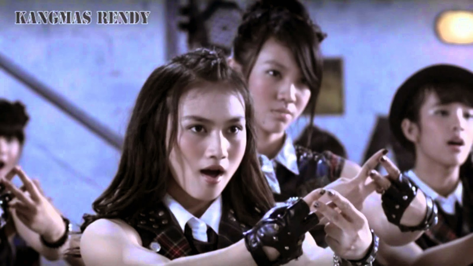 lagu JKT 48 Apakah Kau Melihat Mentari Senja download lagu JKT 48 Apakah Kau Melihat Mentari Senja
