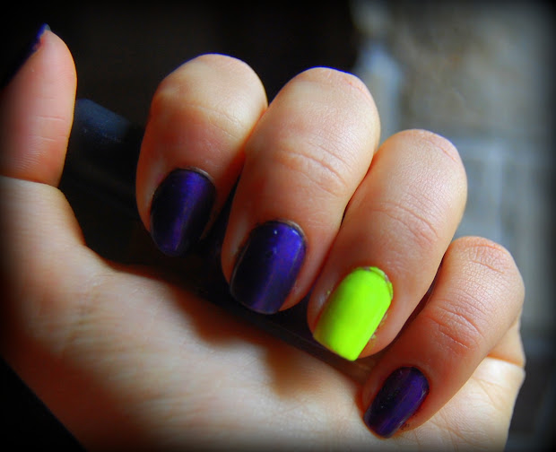 in jungle of fashion nail