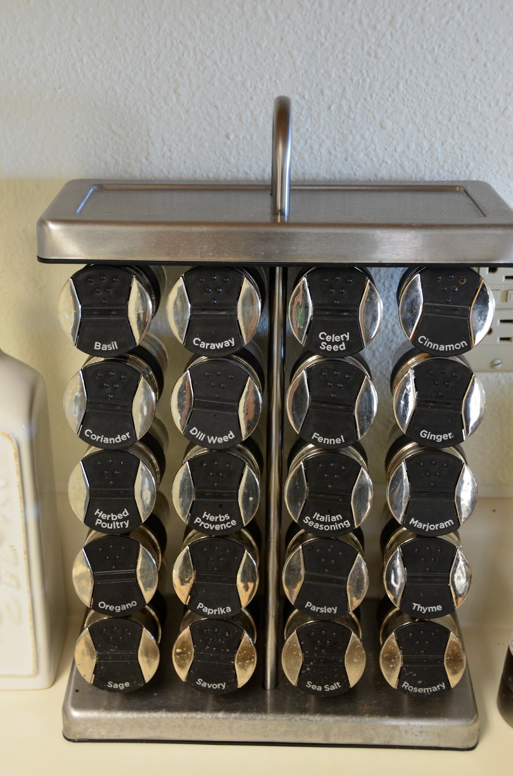 How to DIY your Life Faux Chalkboard Label Spice Jars