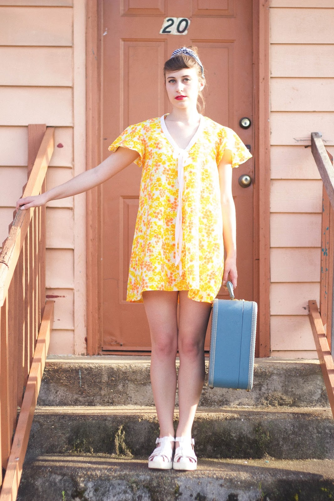 style, fashion, retro, 60's, floral shift dress, old motel, girly, feminine, personal style blogger, movie blogger, costume design,taylor swift, vintage