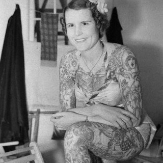 "Татуированные дамы" конца 19-го века 3 http://www.risunoc.com/2015/06/tatuirovannyye-damy-kontsa-19-go-veka.html