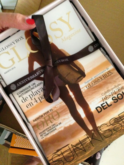 Cajita Glossy Box Segundo Aniversario Silvia Quiros SQ Beauty Cajita Glossy Box Segundo Aniversario Silvia Quiros SQ Beauty