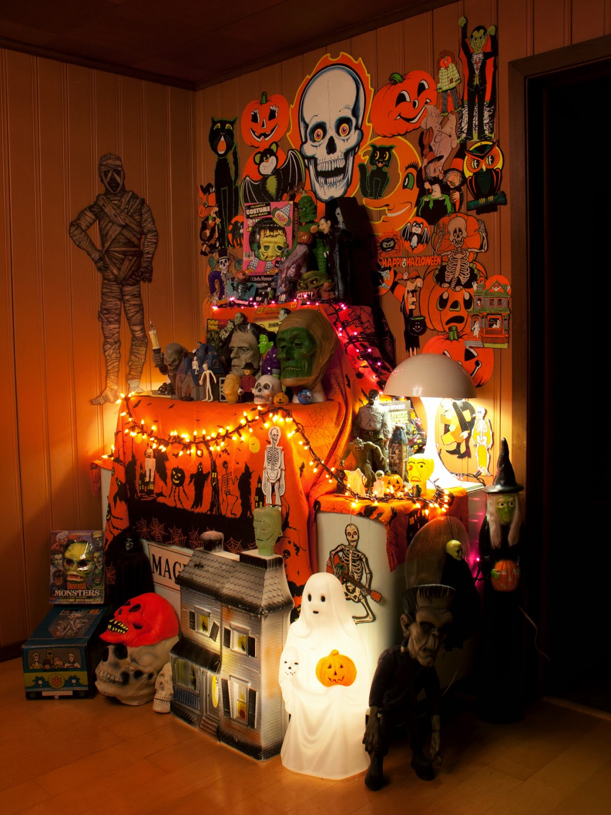 SECRET FUN BLOG HALLOWEEN ENJOYABLES MY FIRST HALLOWEEN MOOD TABLE
