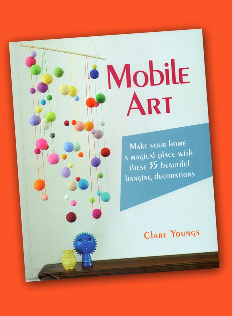 The Papercraft Post Mobile Art, by Clare Youngs. Book Review.