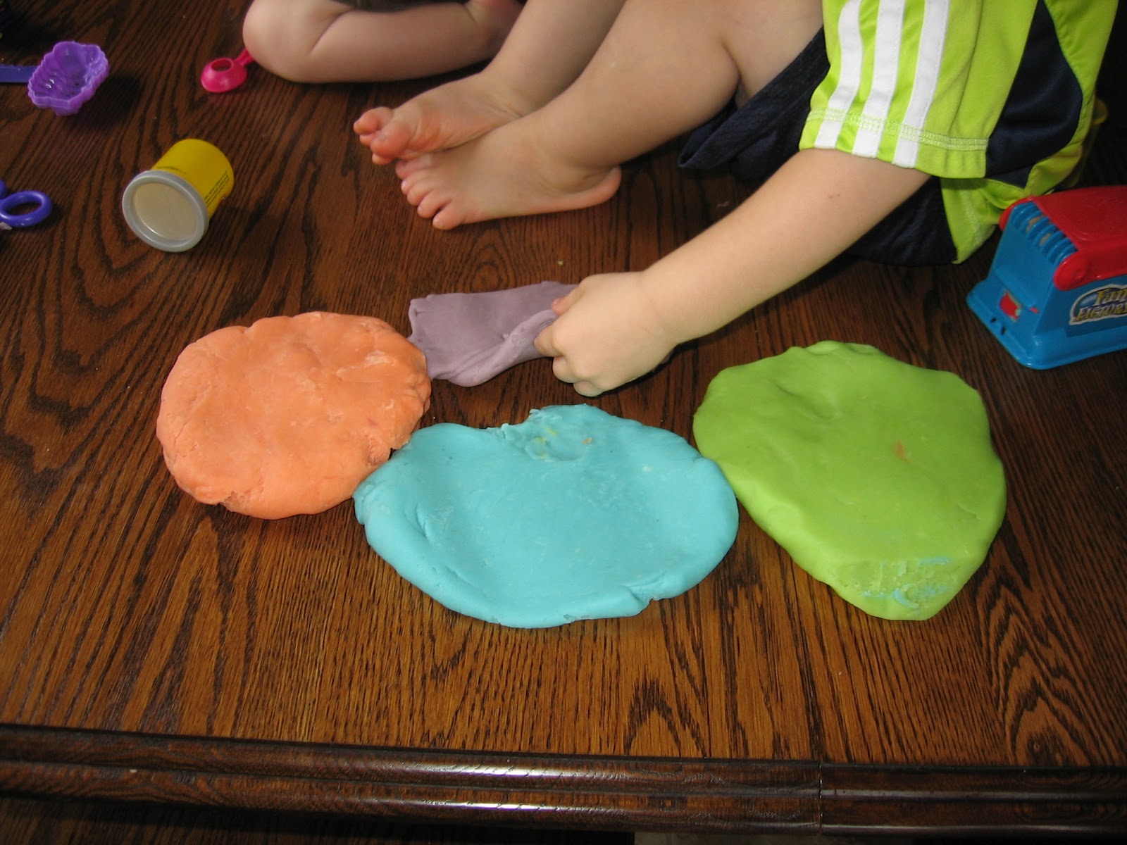 Five Frugal Sisters Microwave Playdough!