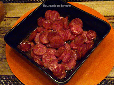 Speciali Pizza Bar: Calabresa de Javali assada e flambada Speciali Pizza Bar: Calabresa de Javali assada e flambada