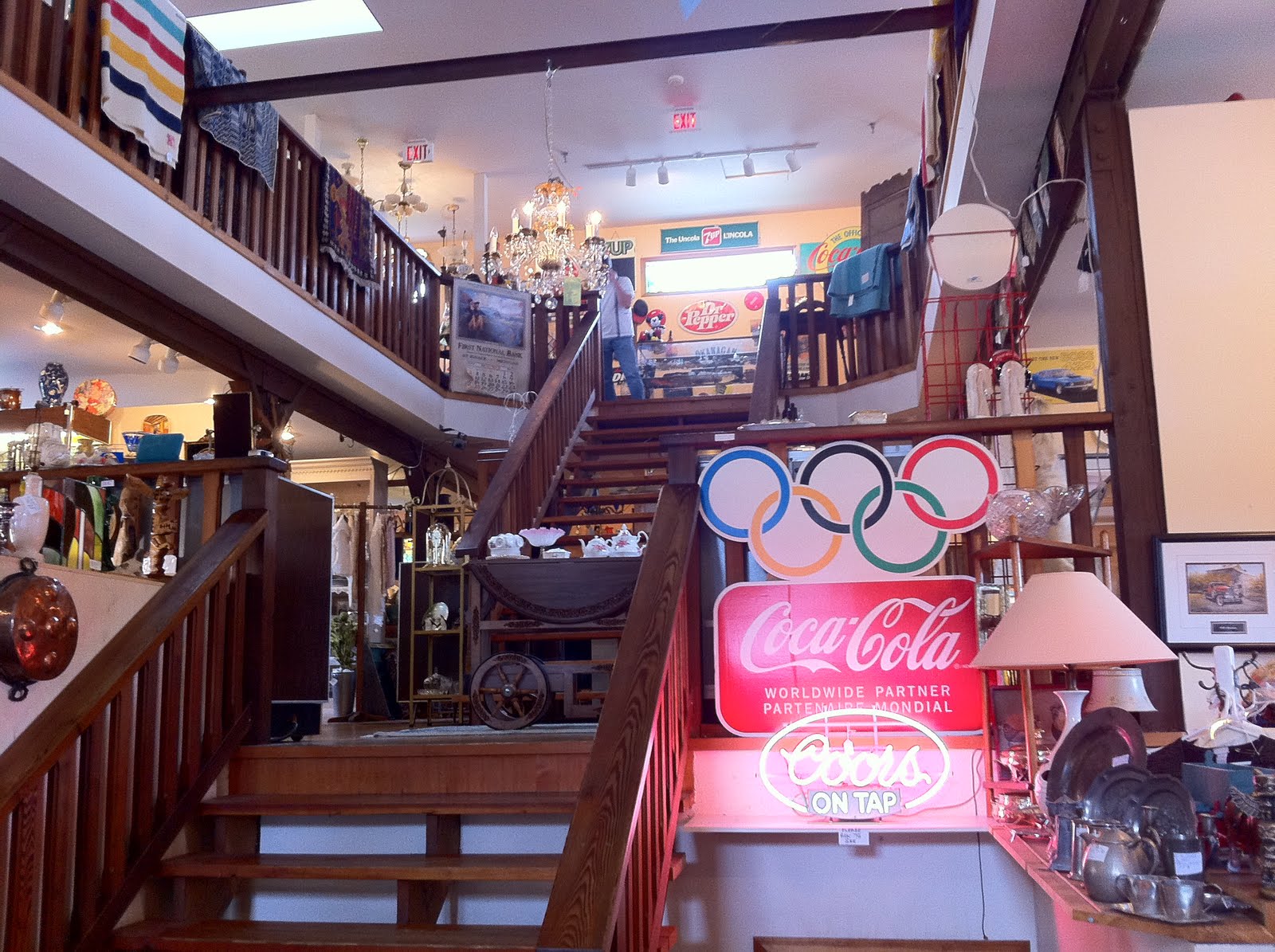 DAISY FAY Antique Emporium, Vancouver Island [Canadian pull out]