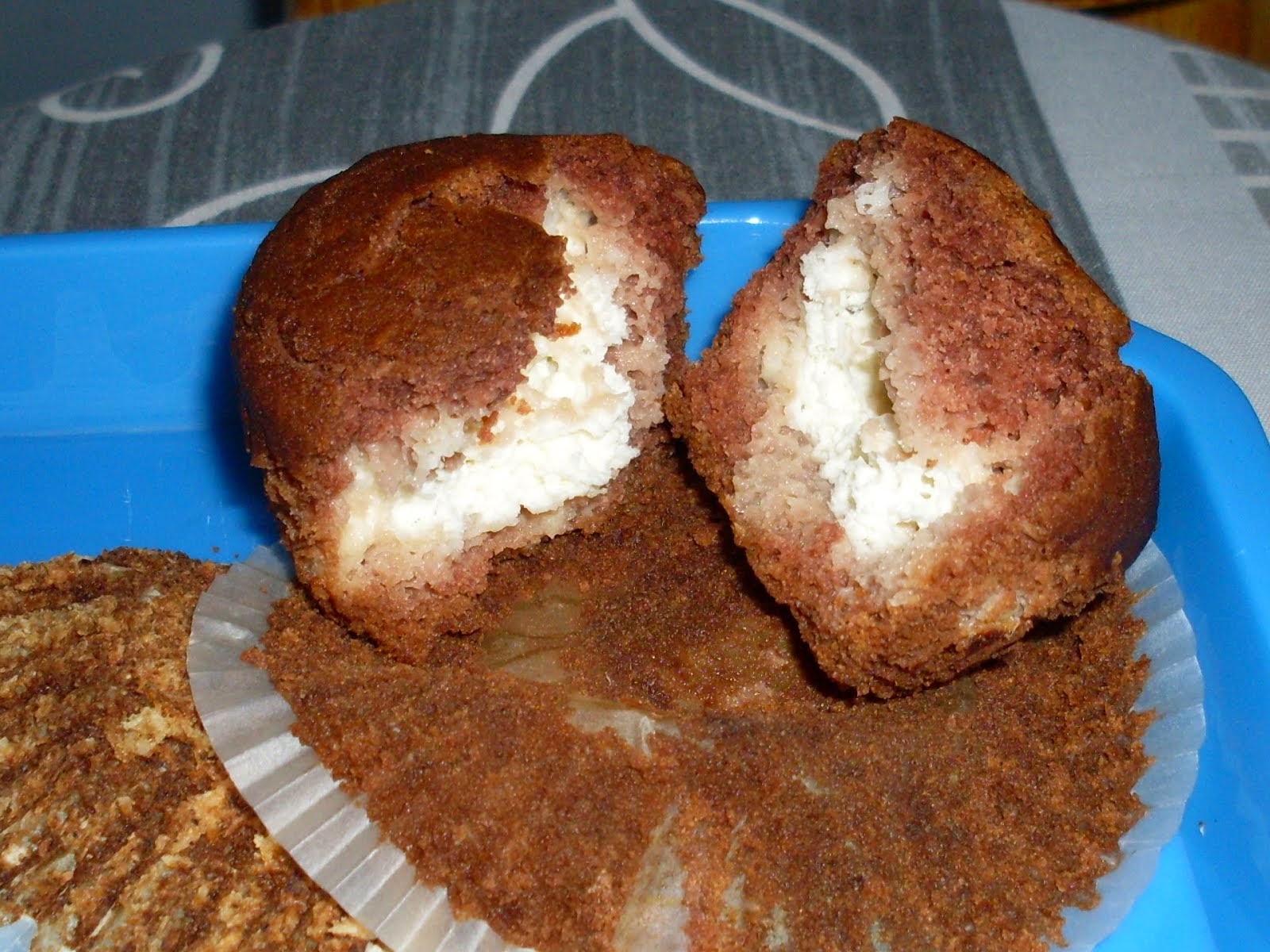 Karobos-túrós muffin