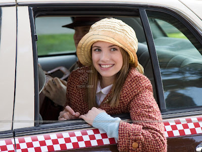 Emma Roberts_Click on the Image for Larger View Hollywood Actress Emma Roberts HQ Wallpaper