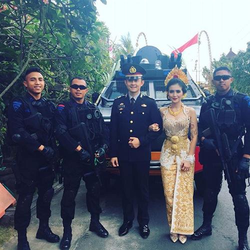 Foto-foto Pernikahan Kadek Devi dan Dewa Yoga Foto-foto Pernikahan Kadek Devi dan Dewa Yoga