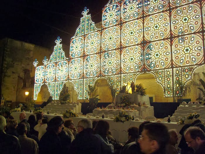 luminarie in piazza per la festa di San Giuseppe(Giurdignano)