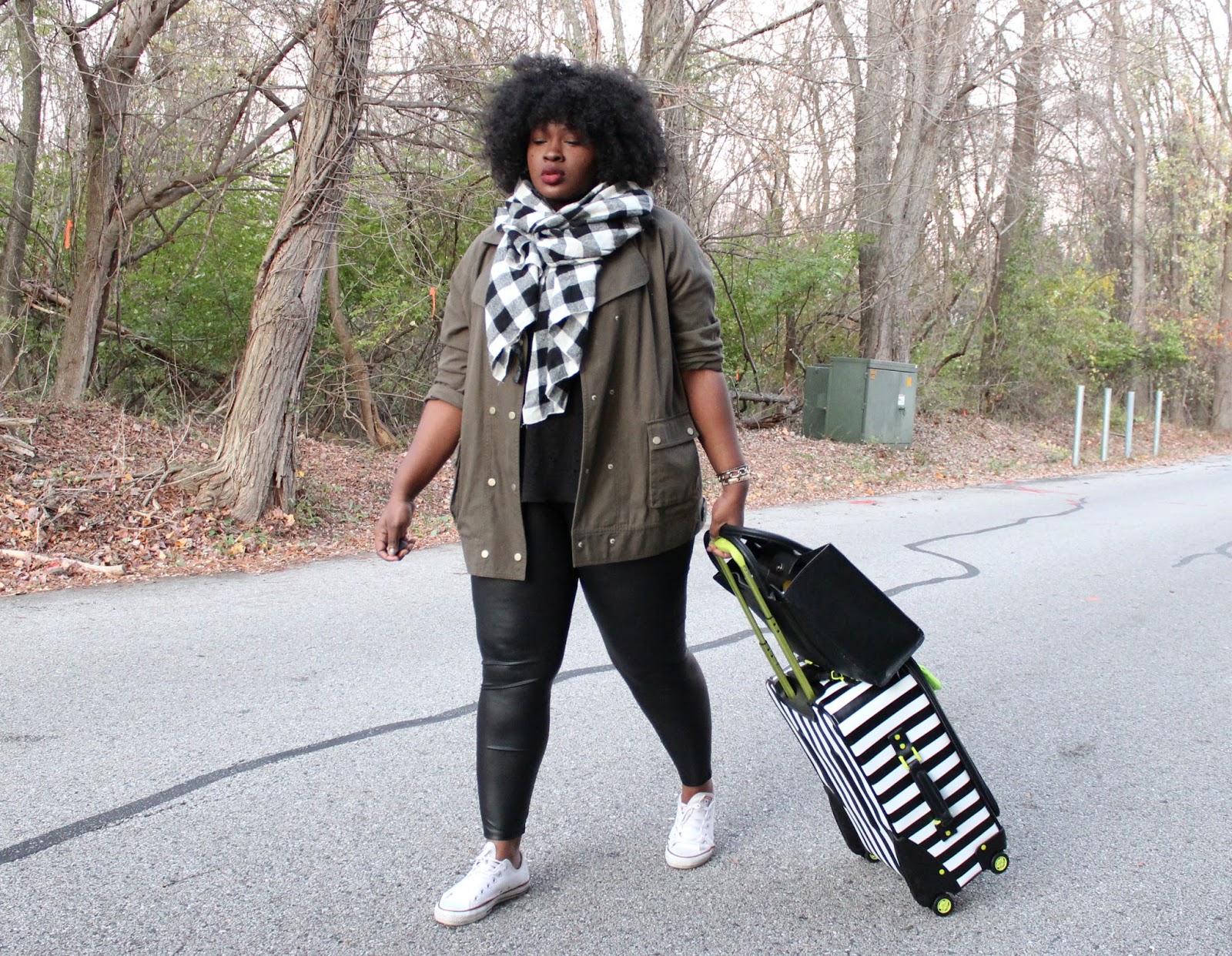 Foolproof Travel Outfit For Fall + Tips : Leggins, Plaid Scarf