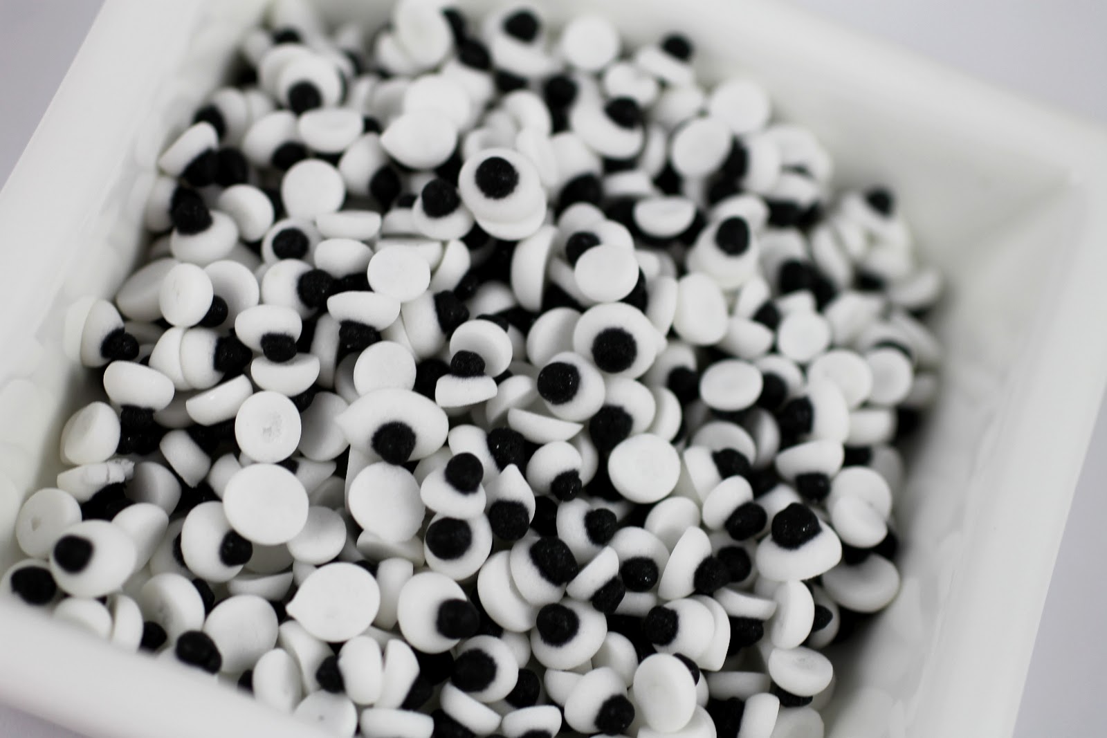 Bubble and Sweet Eyes without a face.... Make your own Royal Icing