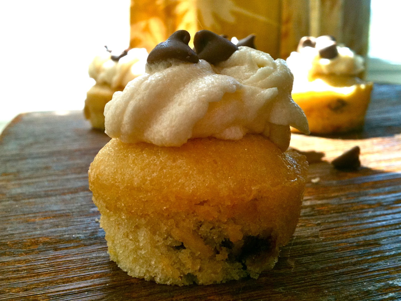 Mini Chocolate Chip Pancake Cupcakes with Maple Frosting Crackerjack23
