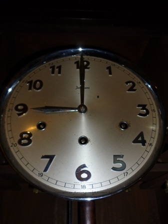 Jam Dinding Junghans