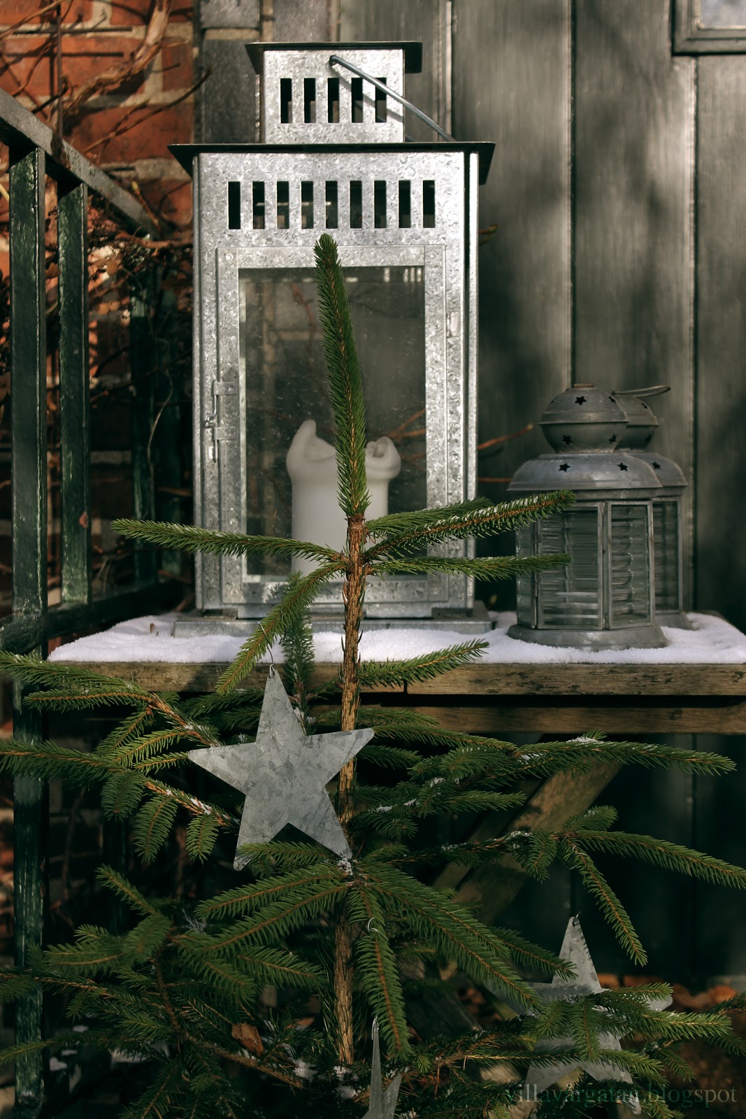 Villa vÃ
rgatan: adventsfint i trädgården