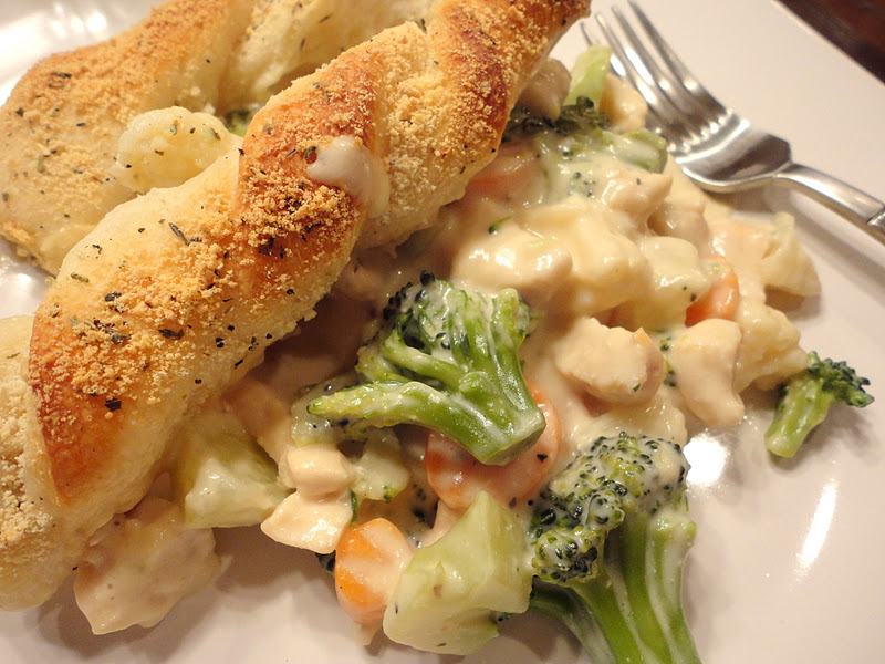 Keeping up with the Kitchen Mom Chicken Alfredo Pot Pie