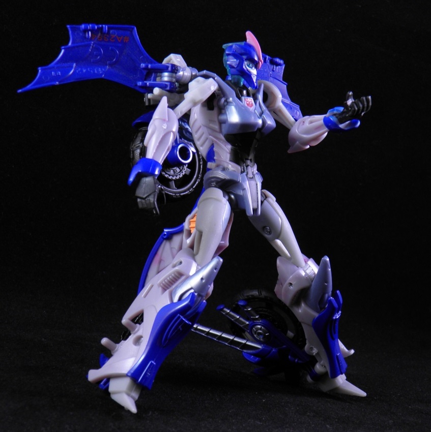 She's Fantastic Transformers Prime Beast Hunters ARCEE!