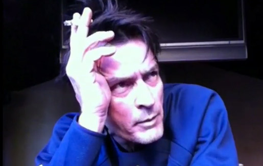 Charlie Sheen fuma cannabis Charlie Sheen fuma cannabis